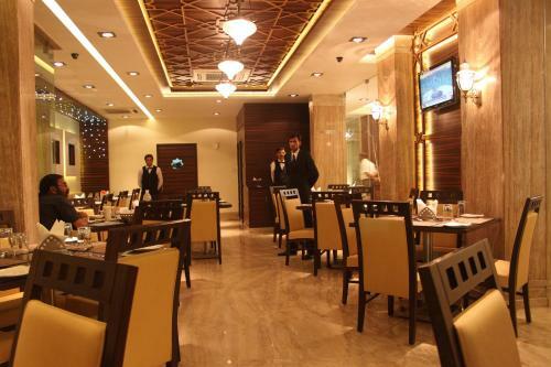 Hotel Pristine Residency