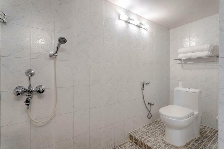 Hotel De Mandarin Beach Resort Suites & Villas, Candolim