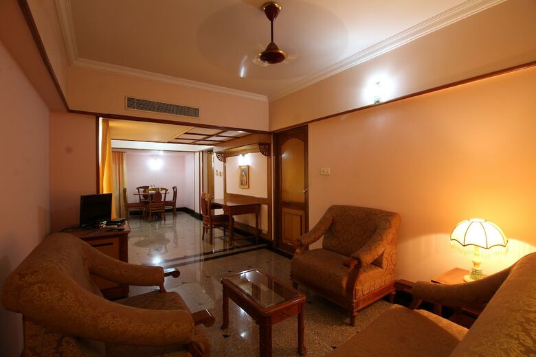 Hotel Mayura Residency
