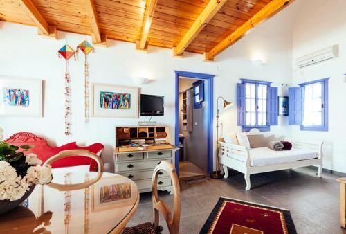 Villa Aegagros Caldera Houses