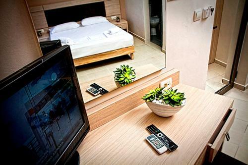 Aparthotel Crystal Bay Hotel