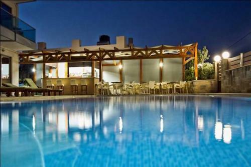 Aparthotel Crystal Bay Hotel