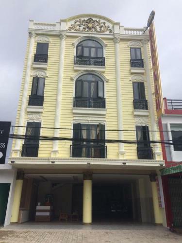 Bac Nam Central Station Hotel