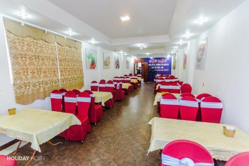 Holiday Hotel