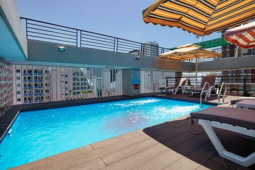 Maple Leaf Hotel & Apartment