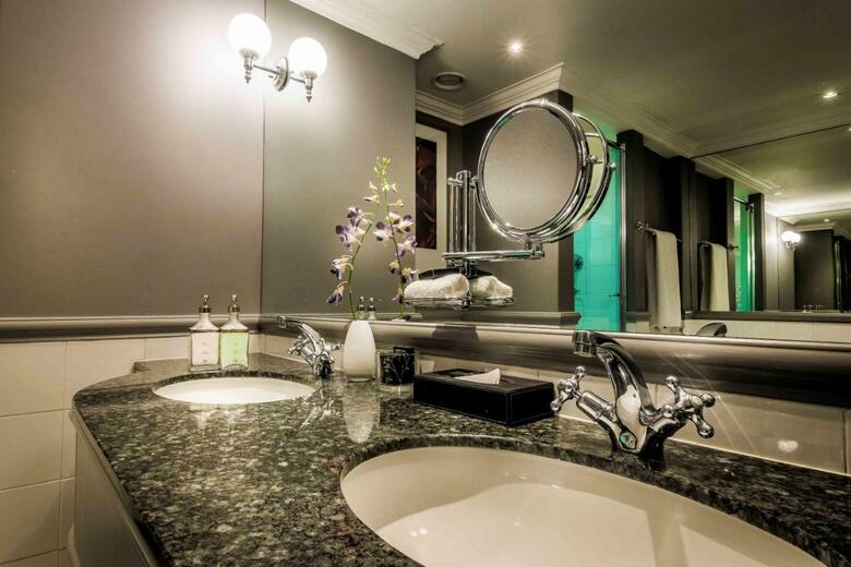 Hotel 54 On Bath