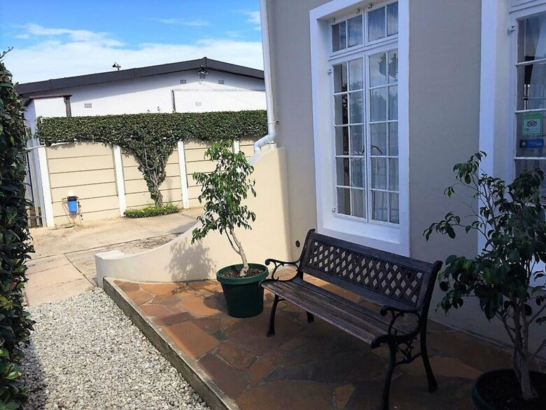 Jembjo's Knysna Lodge & Backpackers