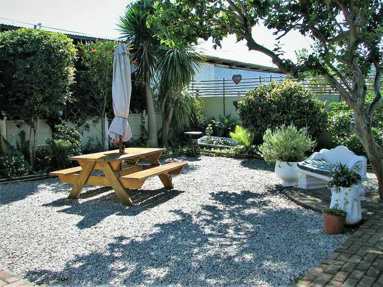 Jembjo's Knysna Lodge & Backpackers