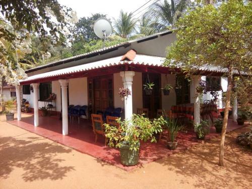 Lake House Homestay
