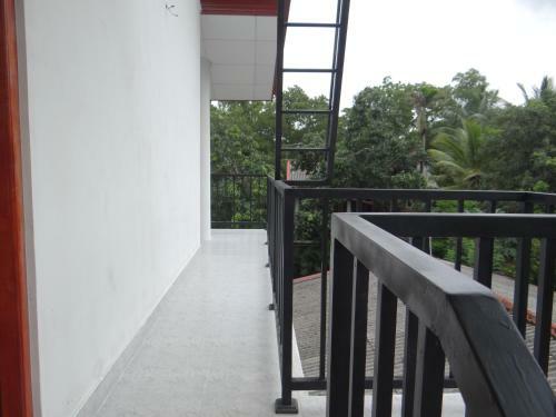 Kumudu Holiday Home