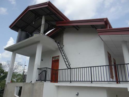 Kumudu Holiday Home