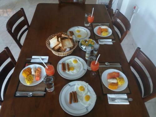 Hostal Riverside8on12