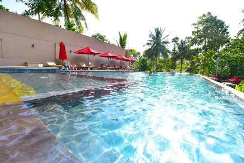 Hotel Ballena Regency