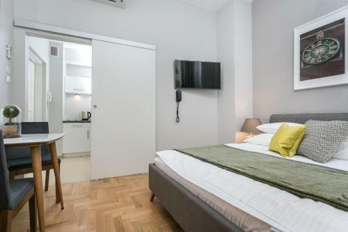 Venetian House Market Square Aparthotel