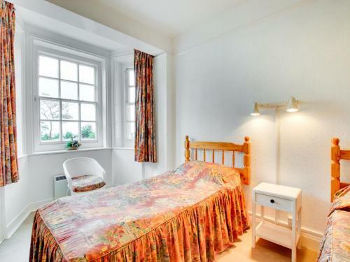 Modern Apartment In Tenby With Swimming Pool