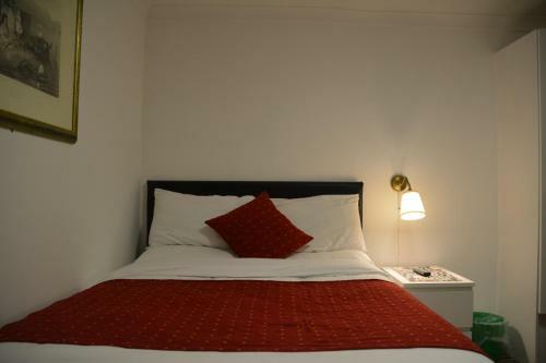 Hostal Bow Guest House