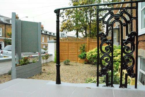 Hostal Bow Guest House