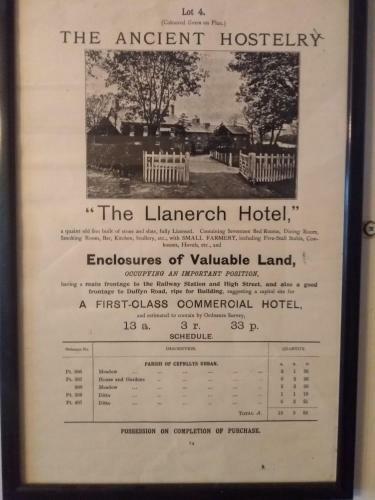Hotel Llanerch Inn