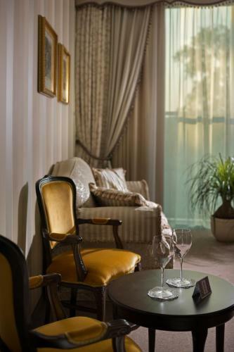 Iris Art Hotel