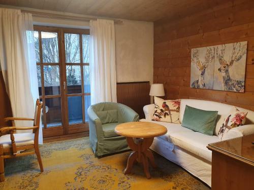 Hostal Appartement Pension B�ckenh�usl