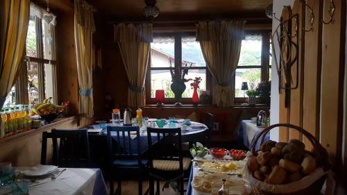 Hostal Appartement Pension B�ckenh�usl