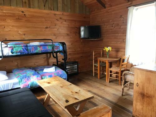 Somerset Beachside Cabin And Caravan Park