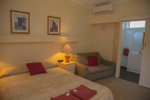 Tarra Motel