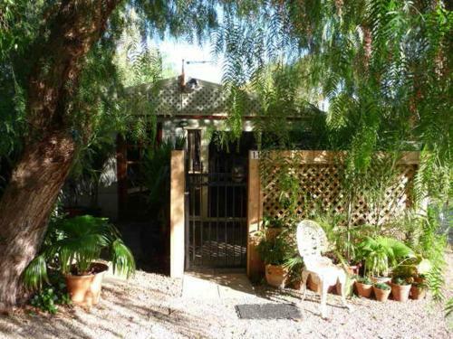 Hostal Orchard Garden