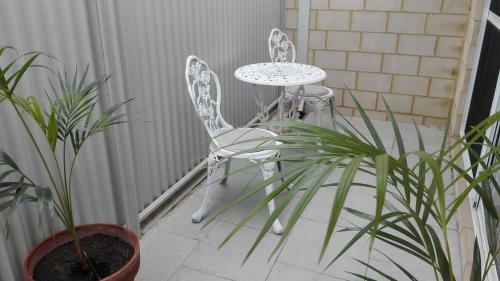 Alkimos Beach Retreat