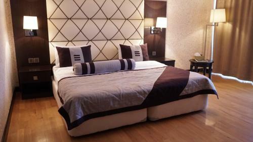 Agsaray Deluxe Hotel