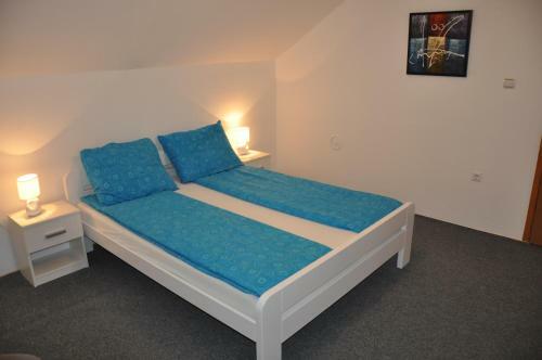 Hostal Guesthouse Denis