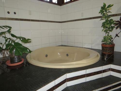 Hostal Residencial E Pousada 663