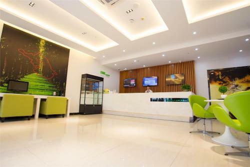 Vatica Shanghai Pudong New District Dishuilake Hotel