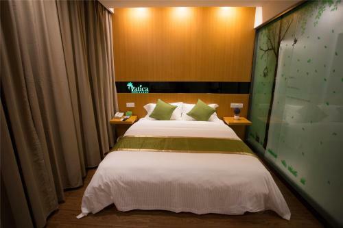 Vatica Shanghai Pudong New District Dishuilake Hotel