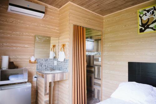 Tarzan Jungle Home Honeymoon Treehouse