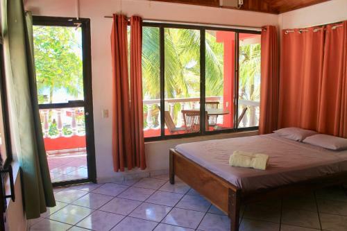 Bahia Beachfront Hotel & Restaurant