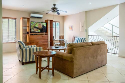 Large Beach House With Rooftop Ocean View Pool!!