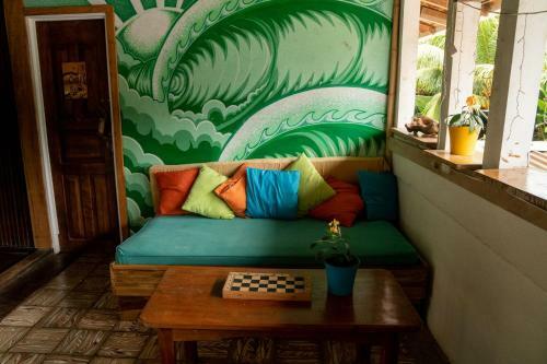 Hostal Surf House Pavones