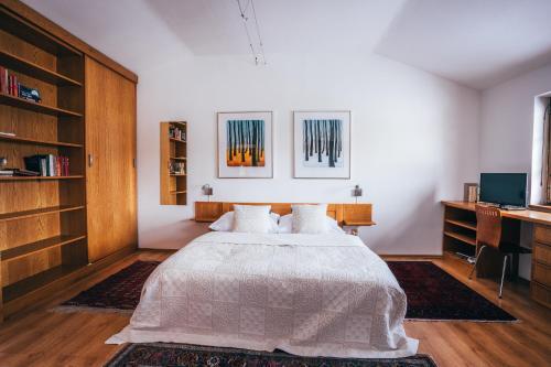 Apartamentos Latron 98