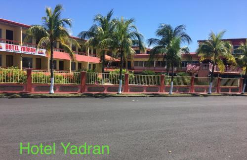Hotel Yadran Beach Resort