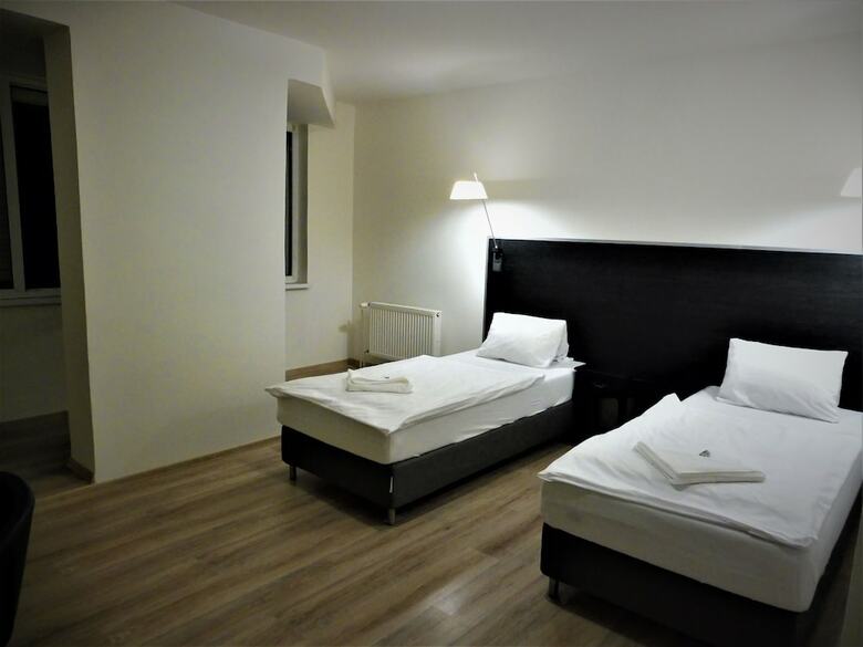Tif Hotel & Restaurant