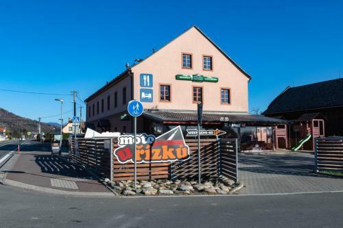 Hostal Penzion U ?�zk?