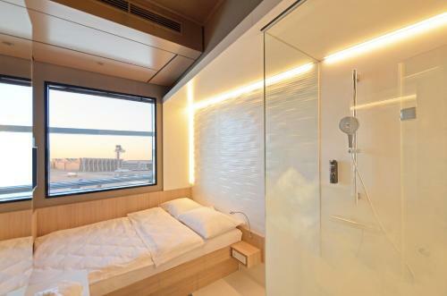 My Cloud Transit Hotel - Guests With International Flight Only!