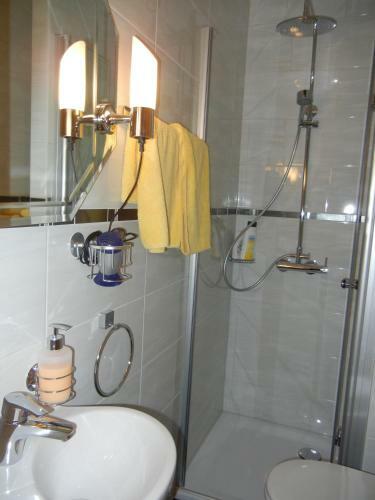 Hostal G�stehaus Monika