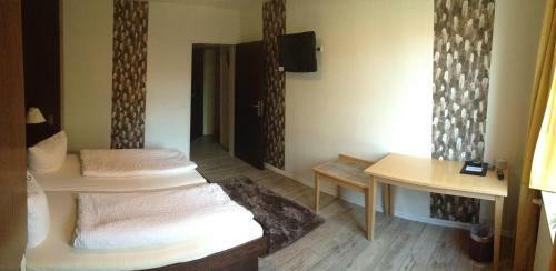 Hostal Hotel Zum Wei�en Ro�