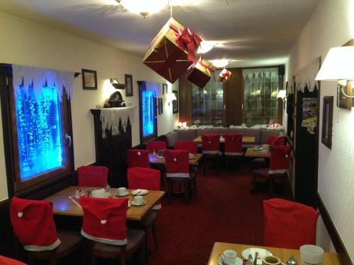 Hostal Hotel Zum Wei�en Ro�