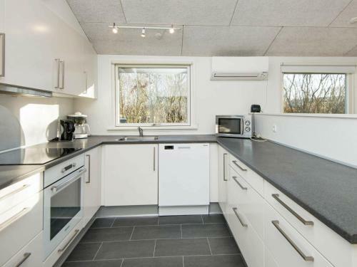Three-bedroom Holiday Home In B�rkop 12