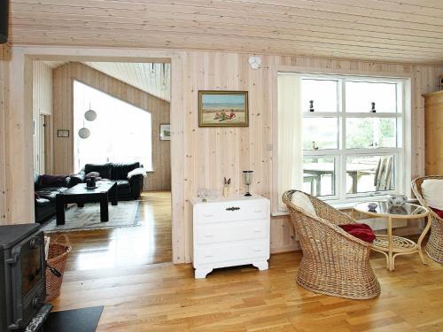 Three-bedroom Holiday Home In Roslev 15