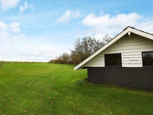 Three-bedroom Holiday Home In Roslev 3