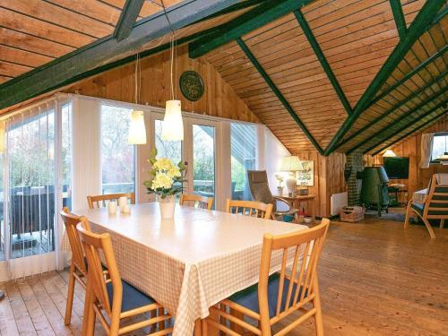 Three-bedroom Holiday Home In Roslev 3